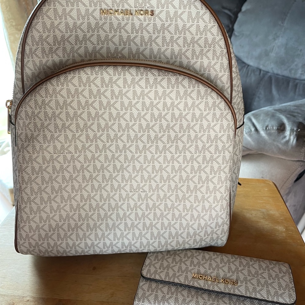 MK LG Abbey Backpack & Matching Trifold Wallet